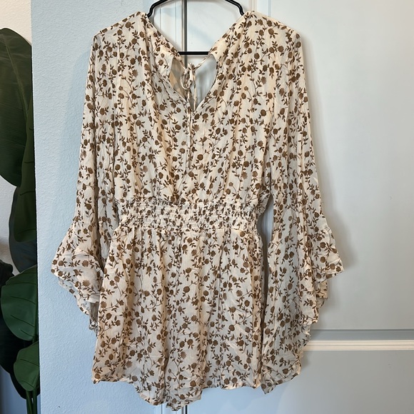 NWOT Pink Lily Romper. Size Large. Never worn. Purchased online - Picture 3 of 3